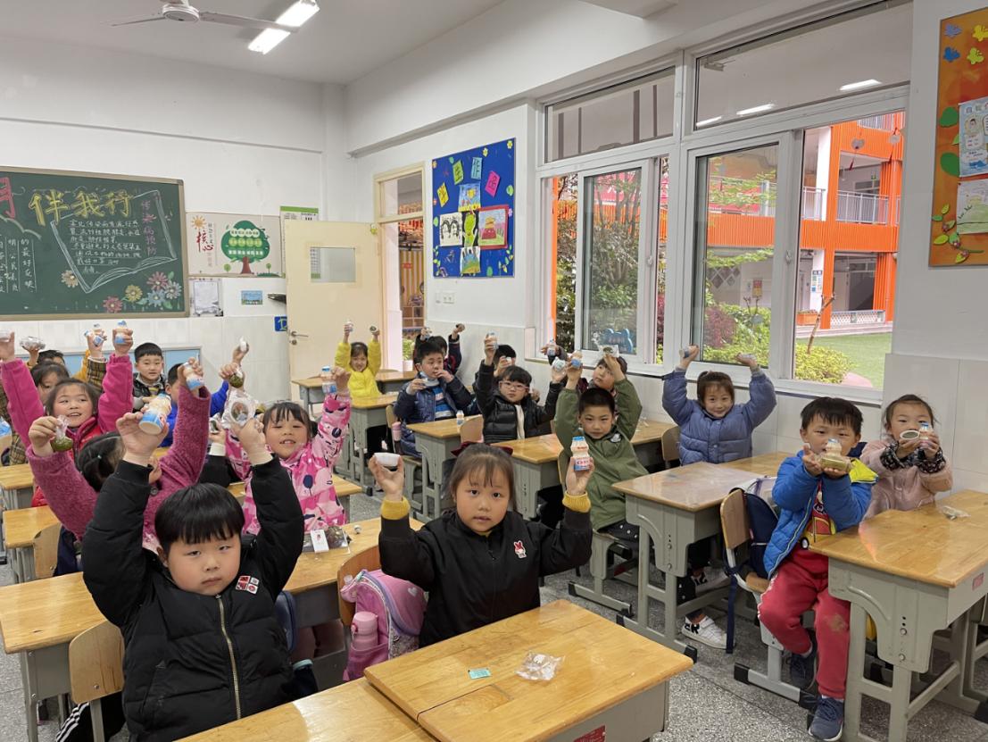 20210402清明节活动二报道_html_m1c2d25a4.jpg