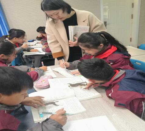 20210406曹越童学课堂新闻报道_html_m2fe74a50.jpg