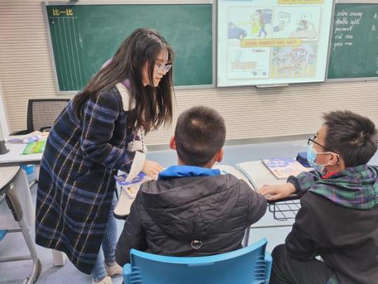 20210326英语组校本教研报道_html_3ab7f1bc.jpg