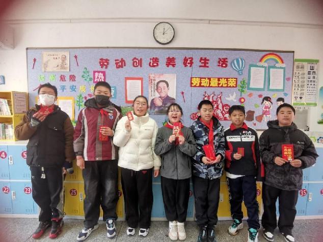 20250213蛇舞新岁启新程，校园筑梦正当时——南京市南湾营小学开学第一天_html_147f204e.jpg