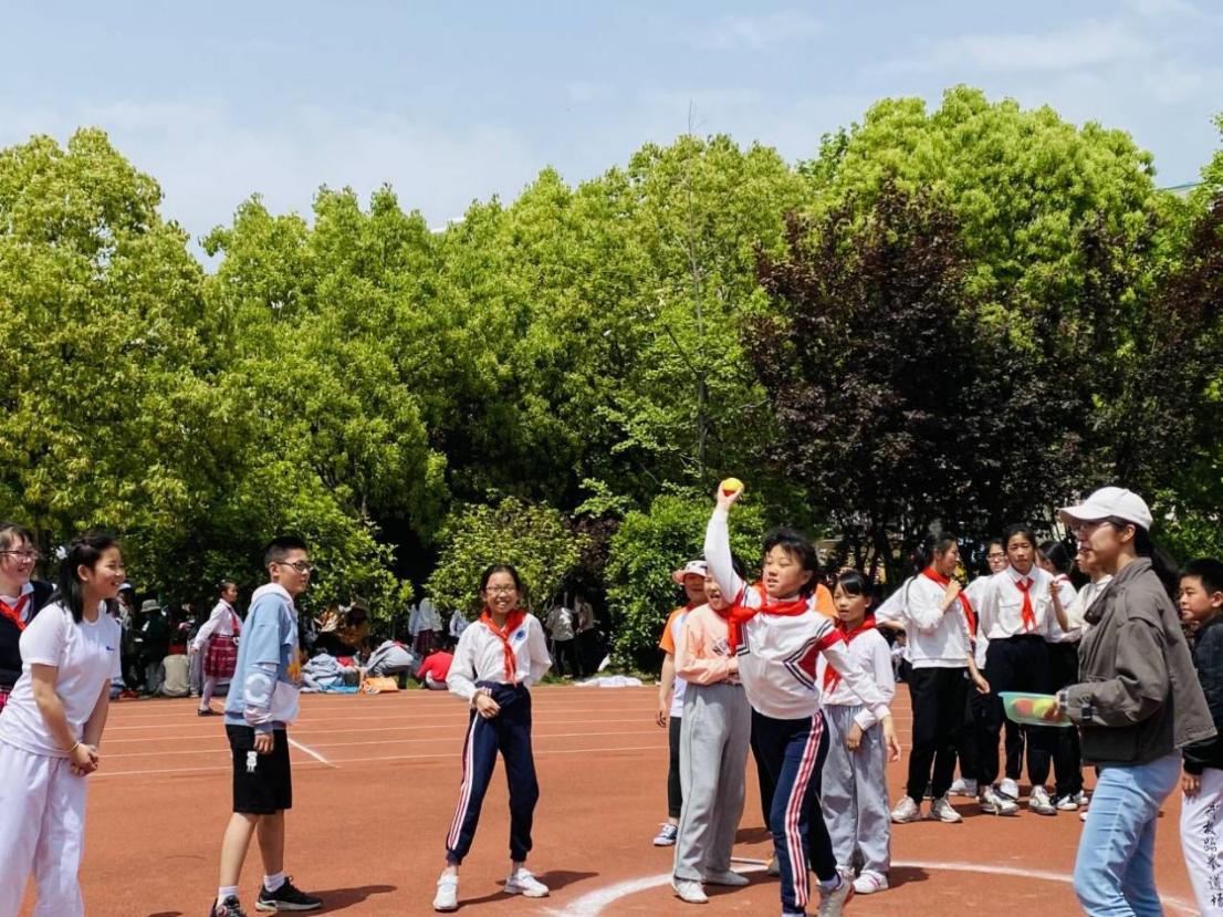 悦动童心，乐享童年2021南湾营小学春季运动会新闻稿_html_m429e745e.jpg