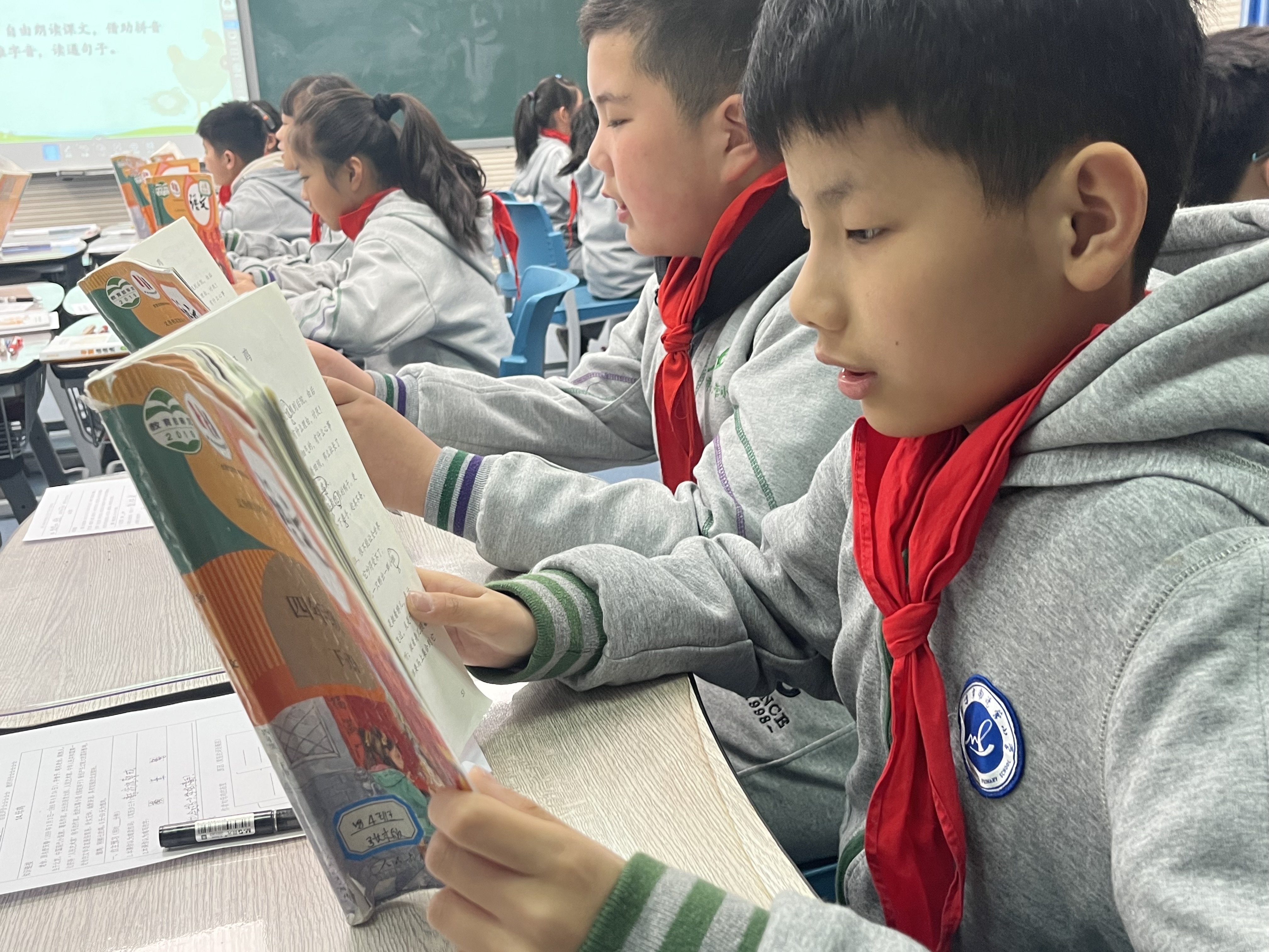 付敏童学课堂新闻稿_html_16ff2888.jpg