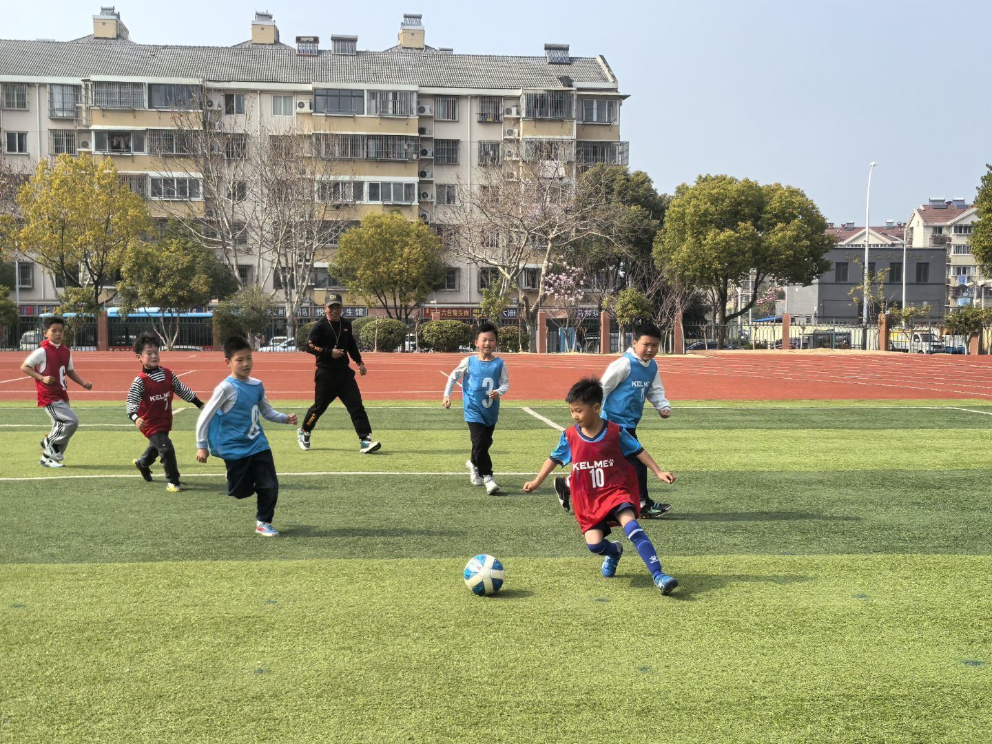 20250320南湾营小学第九届班级足球联赛新闻稿_html_734ba873.jpg