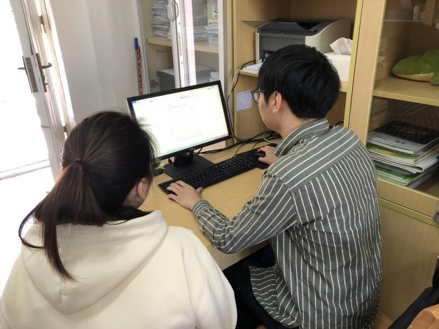 20220425青年教师研修班报道_html_m25531830.jpg