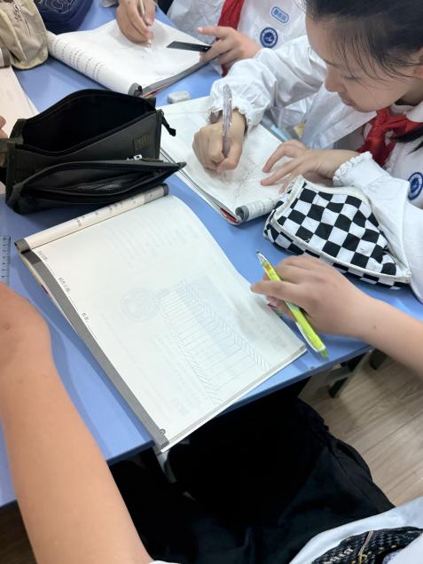 20250409贾珩童心课堂报道_html_5ca87e60.jpg