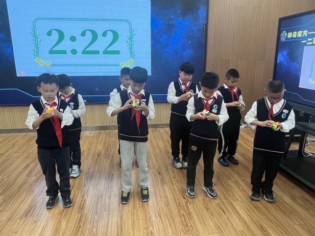 20240530数学节魔方比赛_html_m1fce679.jpg