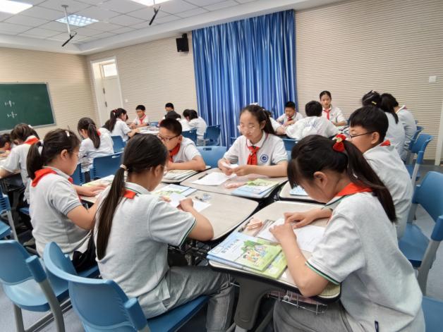 20240522黄娴童学课堂报道_html_6a58a4e9.jpg