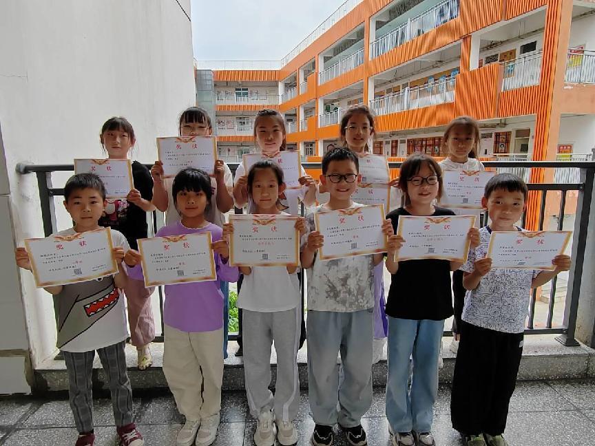 南湾营小学第六届汉字文化节报道_html_m60a5a02b.jpg
