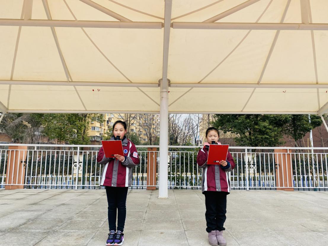 1.4-19周升旗仪式新闻稿(1)_html_m1cff9b27.jpg