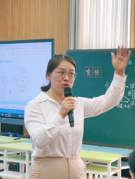 思辨阅读，点亮理性之光_html_6416bbf.jpg