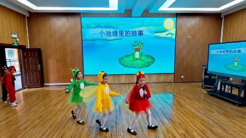 一年级汉字文化节报道_html_3756c34b.jpg