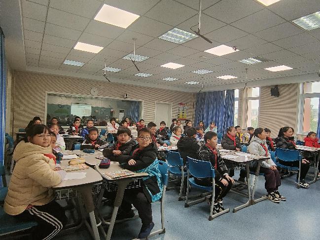 20231220语文组童学课堂报道_html_1f4d818c.jpg