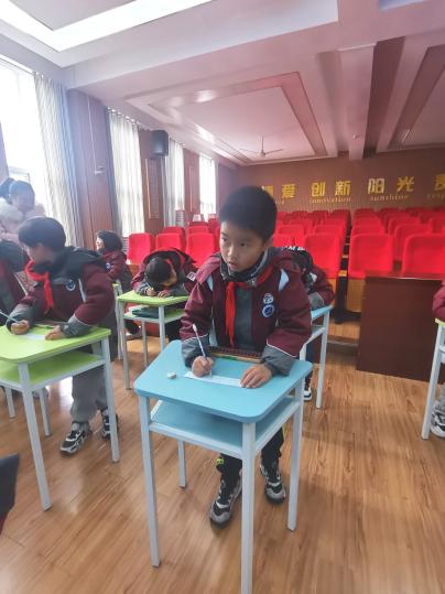 20240103二年级珠心算达人赛报道_html_me4f7b41.jpg