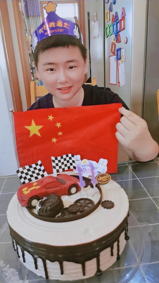 我和国旗合个影新闻稿_html_6c1bcbe1.jpg