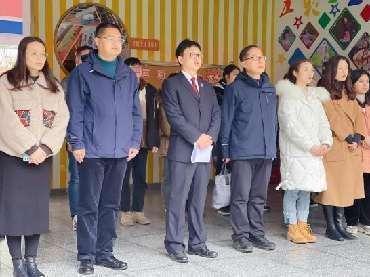 春暖争出彩  童心向未来_html_m4cbfceed.jpg