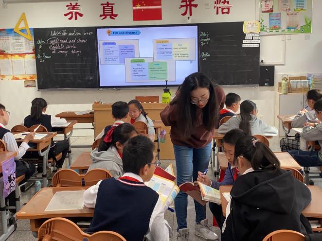 20231013南湾营小学英语组童学课堂报道_html_442303d1.jpg