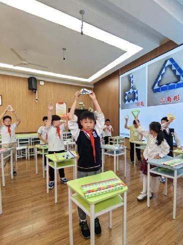 20250527三年级魔尺年级赛报道_html_m6f650f.jpg