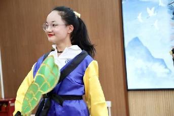 20231027五年级“民间故事会”报道_html_2b253697.jpg