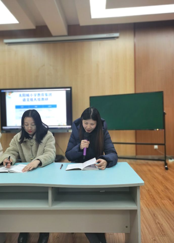 弘扬爱国情 共效爱国志--新闻稿_html_2526cf9d.jpg
