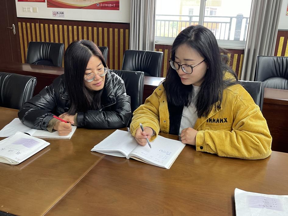 基于评价标准 聚焦课堂教学 英语集体备课（71）_html_3580aecc.jpg