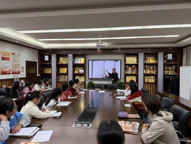 20241015语文组校本教研报道_html_2d34c0fc.jpg