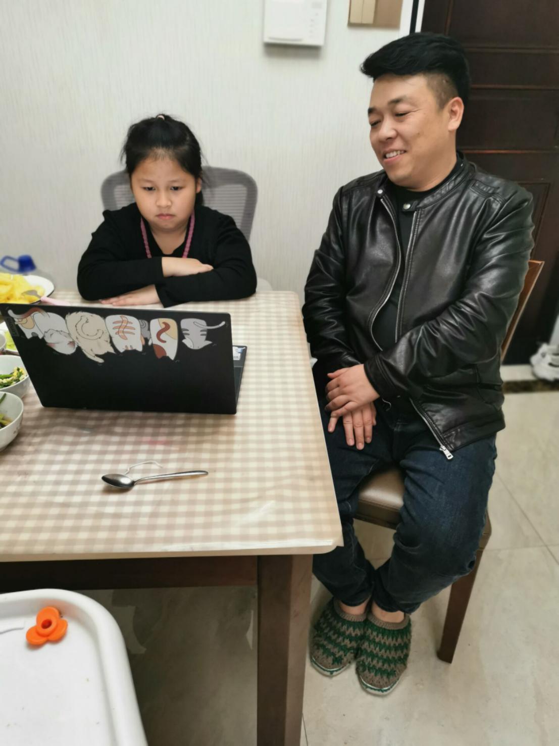 隔屏不隔爱，家校共前行-王莉君_html_593da6ef.jpg
