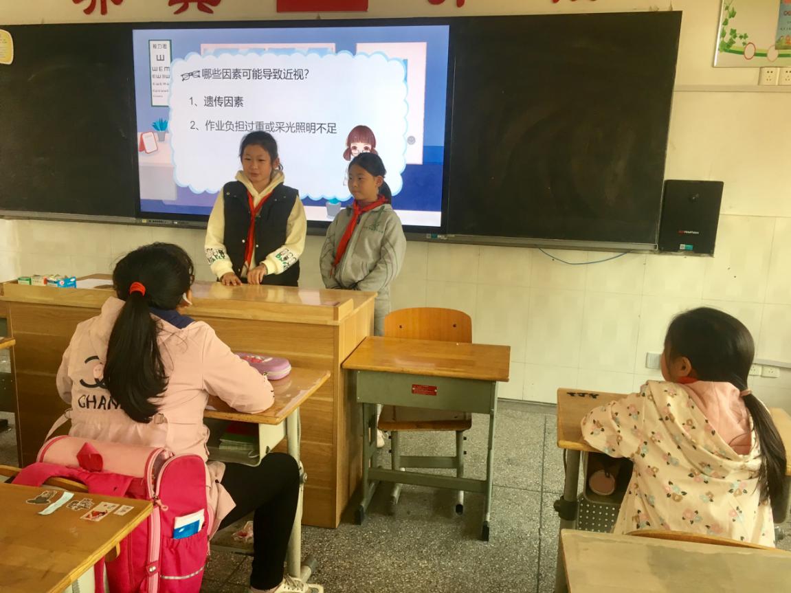 “预防近视”主题班会新闻稿_html_m18927dd8.jpg