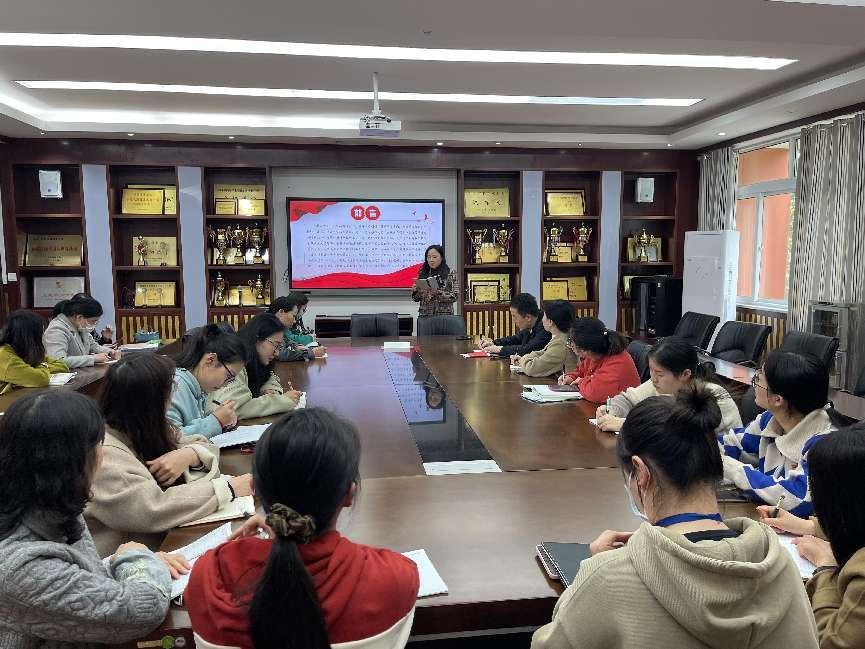 坚持自信自立，深刻领会“六个坚持”_html_3b0d3a4e.jpg