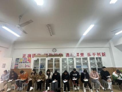 20231122王凡童学课堂新闻稿_html_m37dd7b3.jpg