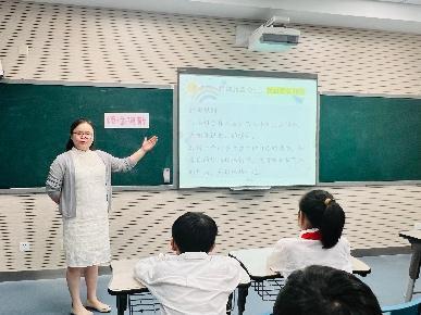 20240927中片主题班会新闻稿_html_22b1ffc3.jpg