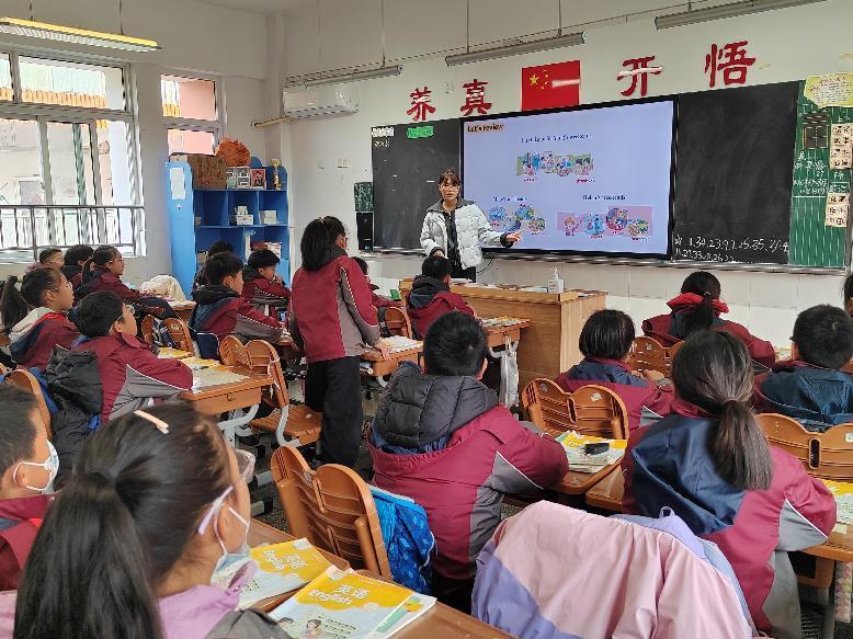 家校同心 共筑成长路——20251210五年级家长开放日活动报道 王晶晶写_html_m49a9efef.jpg