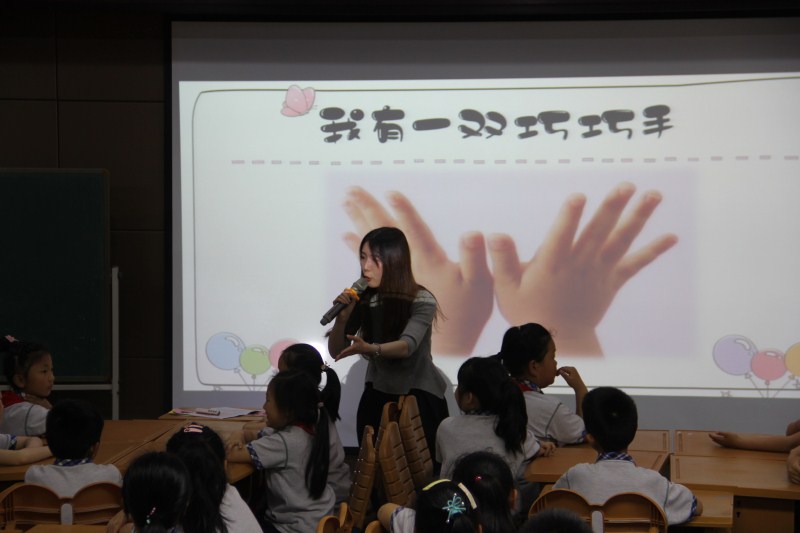 【灵美龙小】“劳动创造美好生活”