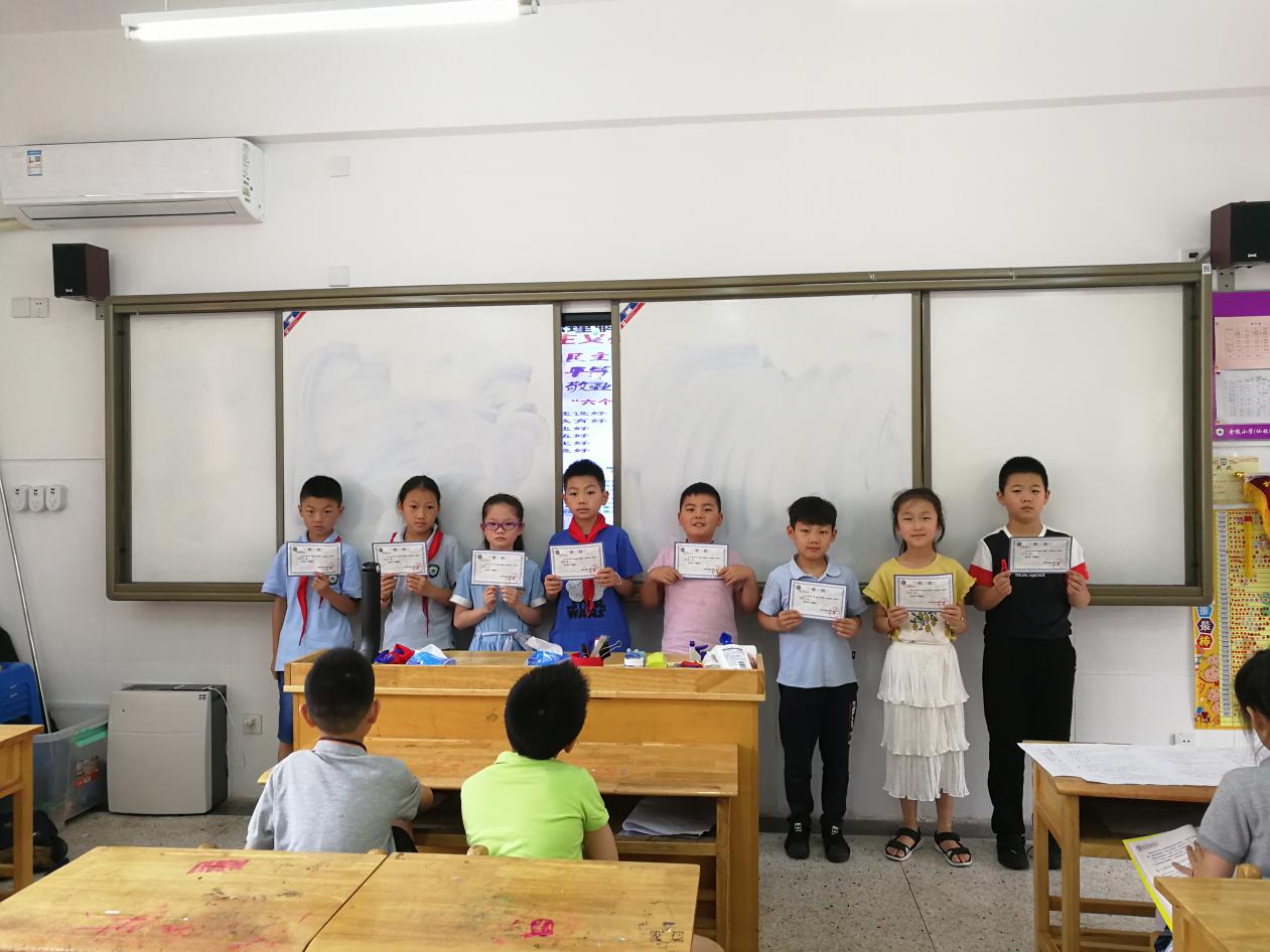 ”弘毅好学生”新闻稿_html_m504b5e8b.jpg