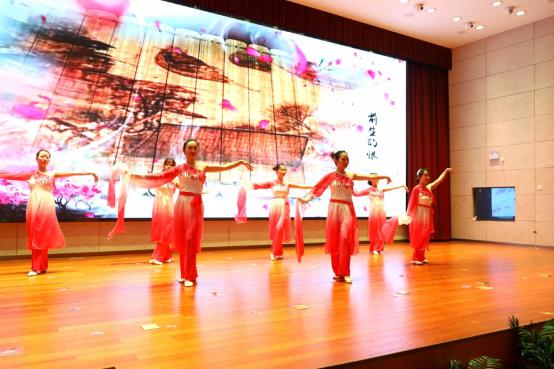 20200103祥和园区元旦文艺汇演活动_html_5f53aa11.jpg