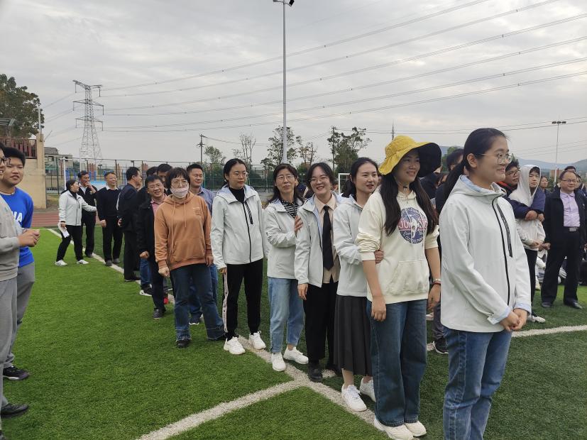 今天花中老师有点“high”_html_7a37708b.jpg
