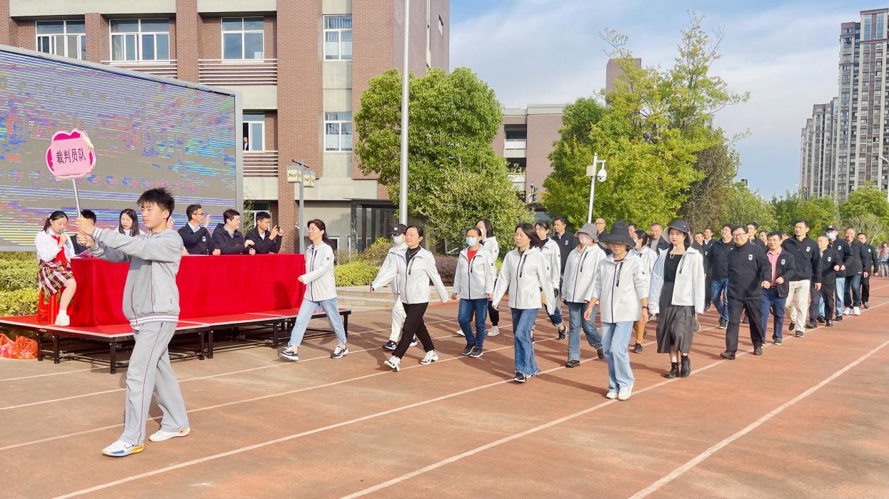 今天花中老师有点“high”_html_m2bb07018.jpg