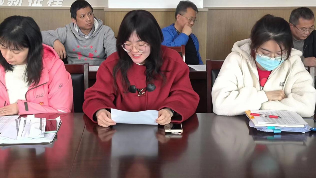 臻美花中 崇文教学--期中质量分析会_html_74774c09.jpg