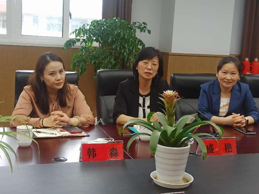 【臻美花中】“栖智荟·霞科行”——栖霞区政府副区长、科技镇长团团长韩淼一行莅临我校指导调研_html_6656221e.jpg