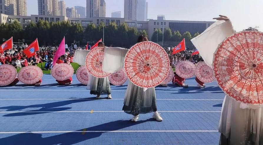 运动会新闻稿(1)_html_705d8471.jpg