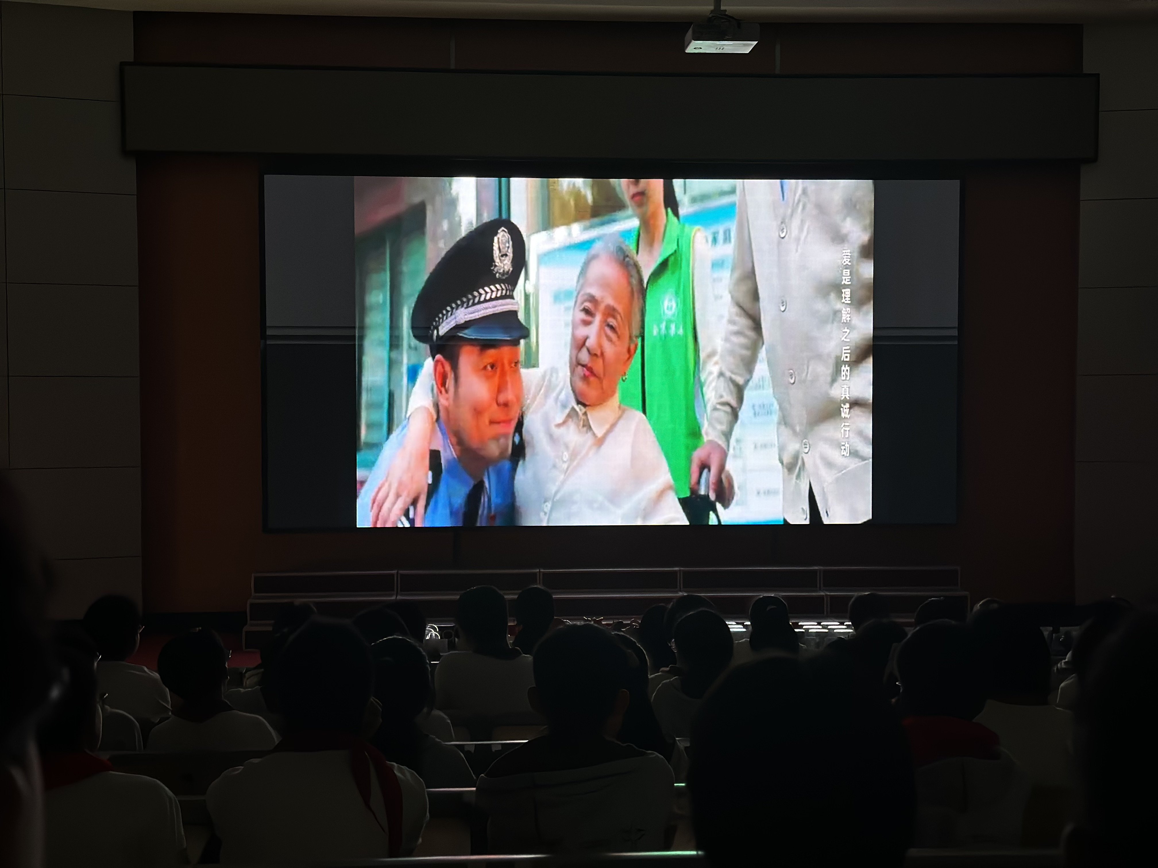 思益·文康——禁毒宣传进校园_html_m7869ffec.jpg