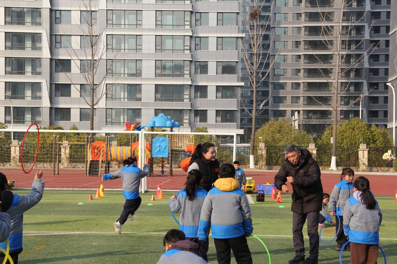 20241226强化基础体适能教学，助力学生体质健康成长----南京市小学体育教研活动(1)_html_m294dada4.jpg