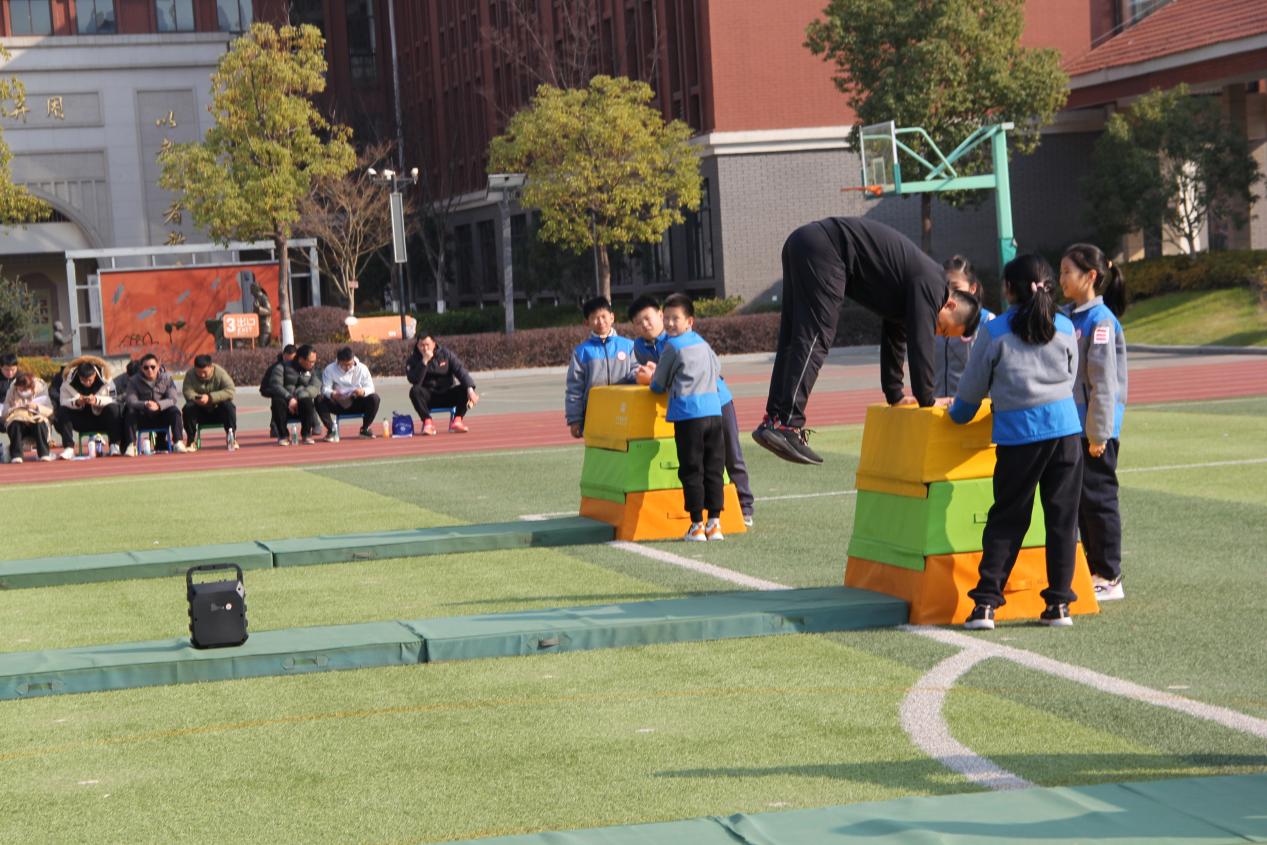 20241226强化基础体适能教学，助力学生体质健康成长----南京市小学体育教研活动(1)_html_m133e9d06.jpg