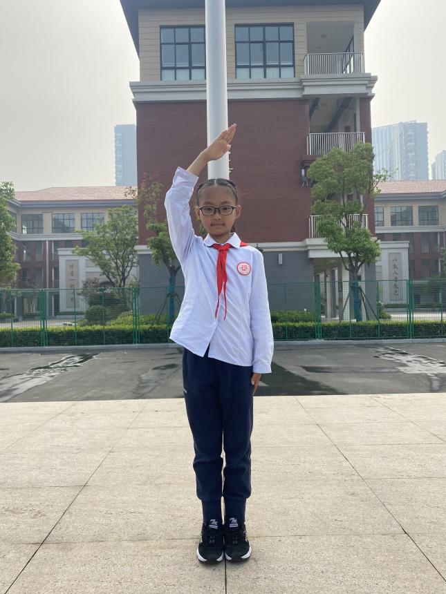 【飘扬吧，红领巾】在阳光下成长(1)_html_13ca8e96.jpg