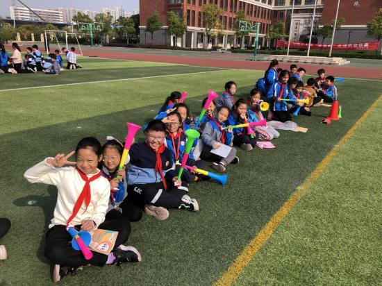 晓庄小学“校长杯”足球班级联赛赛程报道（三）_html_1c5d5652.jpg