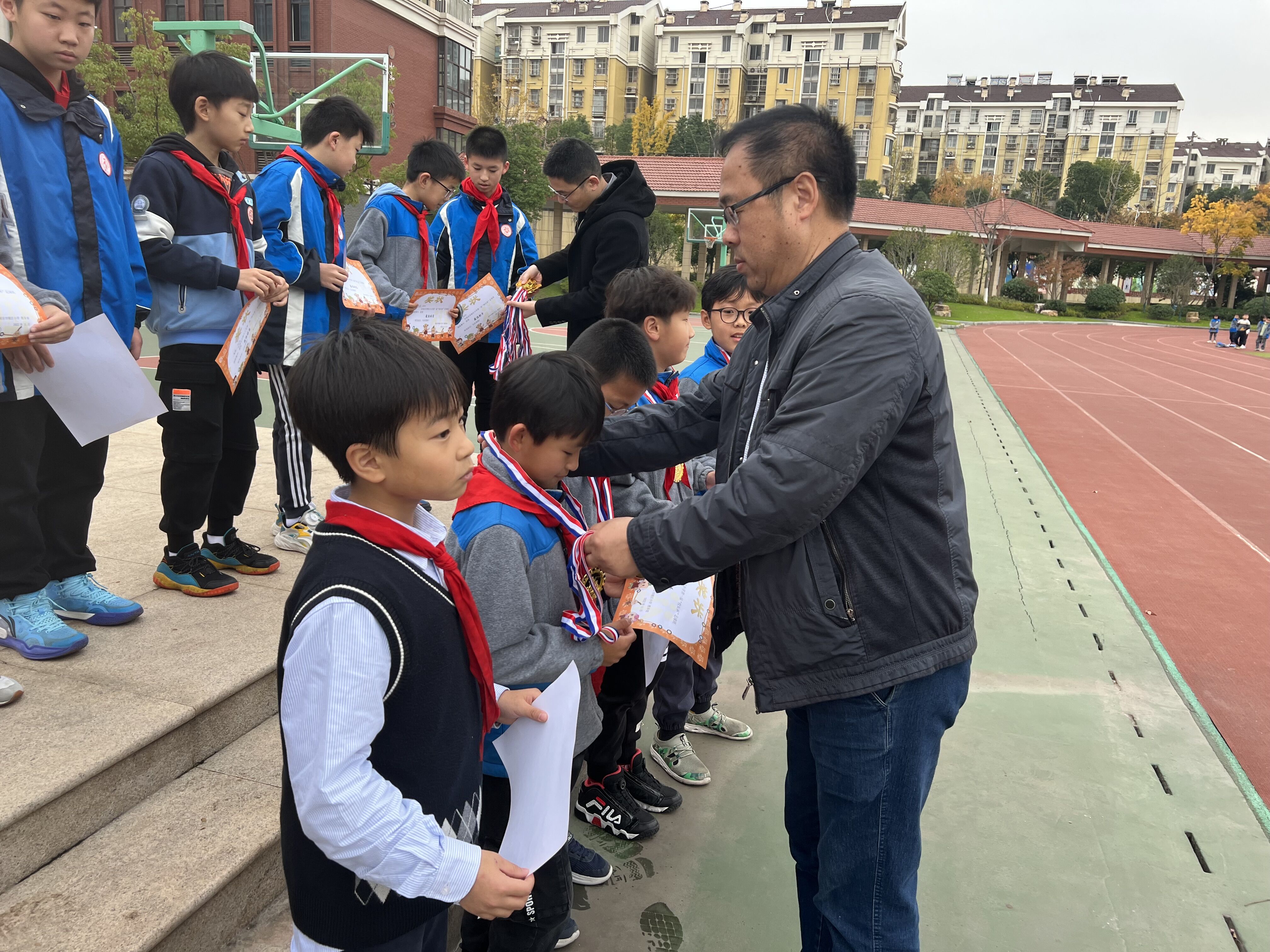 【知行晓庄】晓庄小学第一届“校长杯”足球班级联赛颁奖仪式