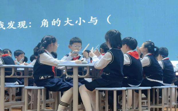 “数”造新课堂，“栖”待新力量  通讯稿_html_17cc2a10.jpg