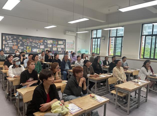 20240514期中家长会_html_m7e0e60c7.jpg