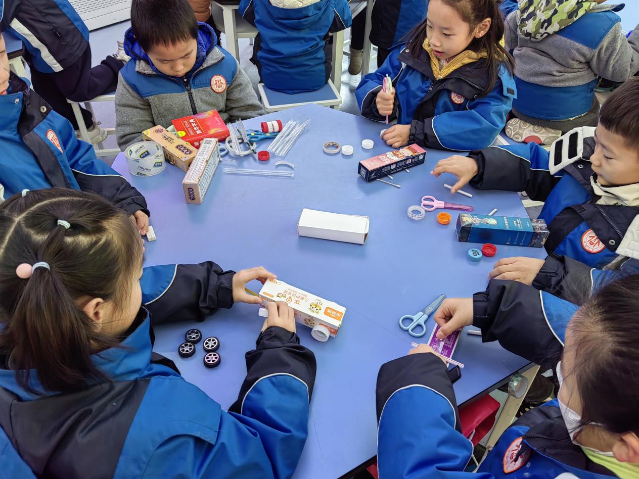20231229“小先生制”在小学科学教育活动中的实践研究——记南京市晓庄小学科学组校本研修活动（五） (1)_html_m6b387828.jpg