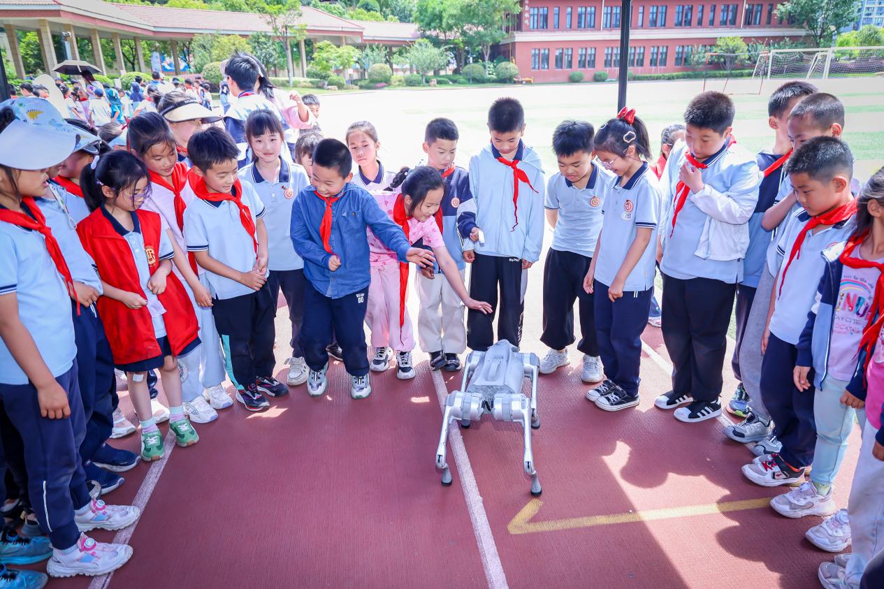 科技节4.30(1)_html_m5e5866d2.jpg