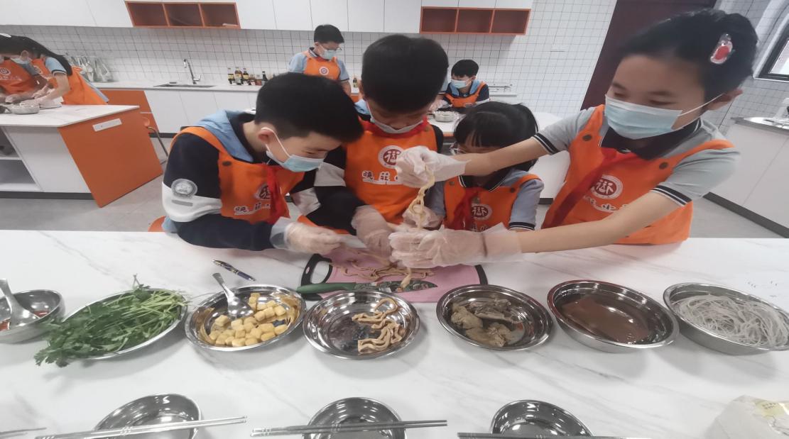 美食坊开张20231226_html_m49077c1a.jpg